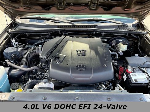 Used 2015 Toyota Tacoma PreRunner w/ SR5 Package RWD image 29