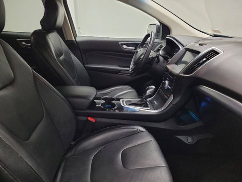 Used 2018 Ford Edge Titanium w/ Cold Weather Package AWD/4WD image 21