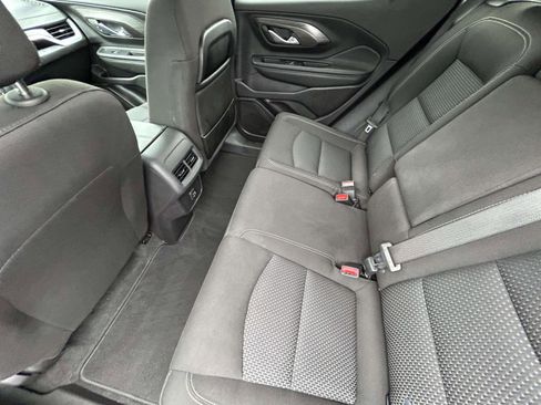 Used 2024 GMC Terrain SLE image 11