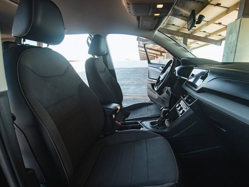 Used 2022 Volkswagen Taos SE image 20