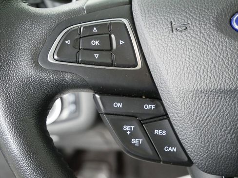 Used 2017 Ford Escape SE w/ SE Leather Comfort Package image 25