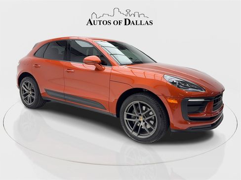 Used 2023 Porsche Macan image 2