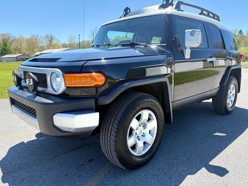 Used 2010 Toyota FJ Cruiser 4WD image 3