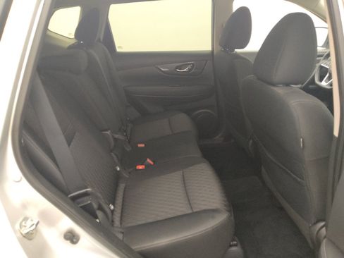 Used 2019 Nissan Rogue SV FWD image 19