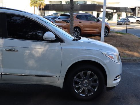 Used 2017 Buick Enclave Leather image 12