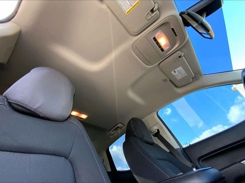 Used 2022 Chevrolet Colorado LT image 13