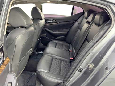 Used 2018 Nissan Maxima Platinum image 42