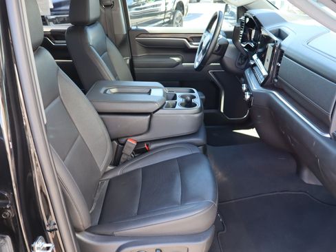 Used 2025 GMC Sierra 1500 SLT AWD/4WD image 34