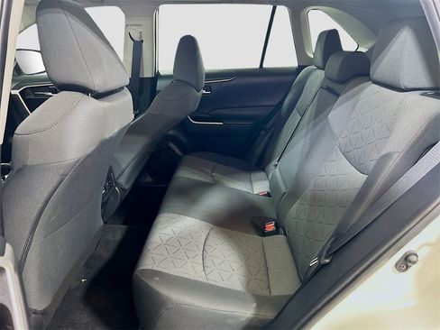 Used 2021 Toyota RAV4 XLE image 21