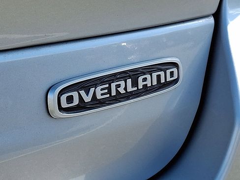 Used 2025 Jeep Grand Cherokee Overland AWD/4WD image 30