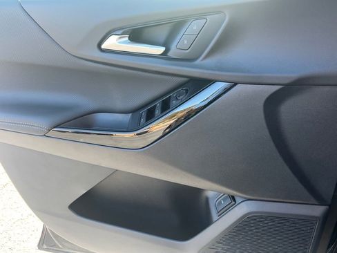 New 2026 Chevrolet Equinox LT w/ Convenience Package II image 23