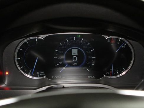 Used 2018 Cadillac Escalade ESV Luxury AWD/4WD image 19