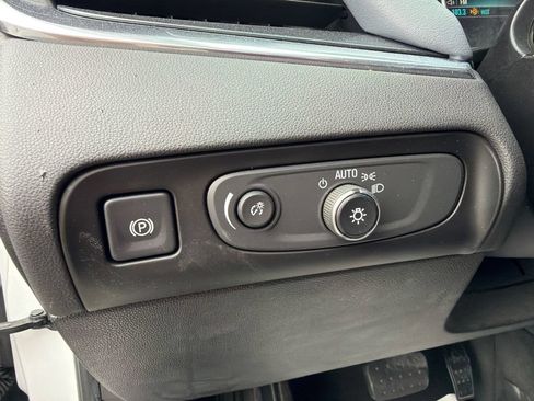 Used 2018 Buick Enclave Premium w/ LPO, Hit The Road Package AWD/4WD image 27