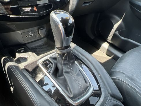 Used 2020 Nissan Rogue SL w/ Premium Package AWD/4WD image 19