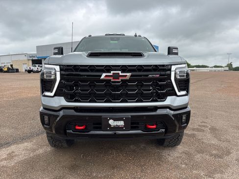 New 2026 Chevrolet Silverado 2500 ZR2 image 9