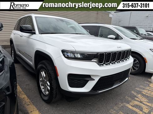 Used 2023 Jeep Grand Cherokee Laredo w/ Luxury Tech Group I AWD/4WD image 1