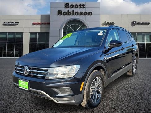 Used 2020 Volkswagen Tiguan SEL image 2