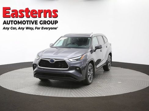 Used 2022 Toyota Highlander XLE AWD/4WD image 56