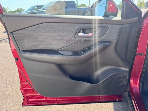 Used 2021 Nissan Rogue SV AWD/4WD image 9