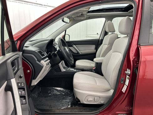 Used 2016 Subaru Forester 2.5i Premium AWD/4WD image 4