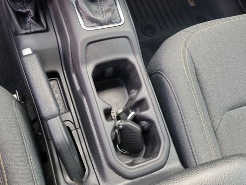 Used 2024 Jeep Wrangler Unlimited Sport AWD/4WD image 23