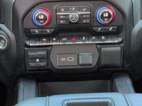 Used 2020 Chevrolet Silverado 1500 RST AWD/4WD image 19