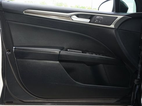 Used 2019 Ford Fusion SEL image 20