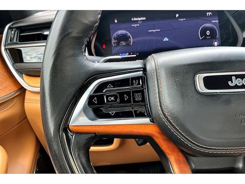 Used 2023 Jeep Grand Cherokee Summit AWD/4WD image 11
