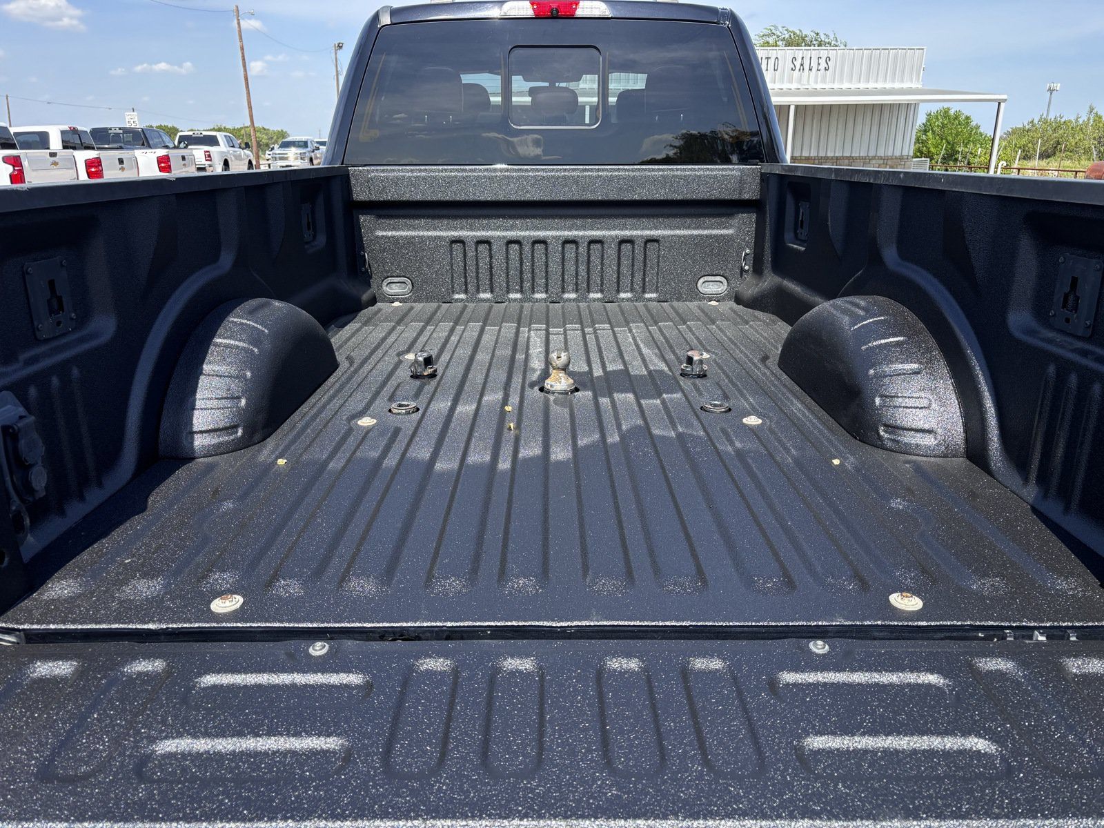 Used 2022 Ford F350 Platinum AWD/4WD image 5