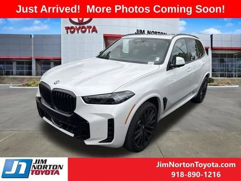 Used 2025 BMW X5 xDrive40i w/ M Sport Package image 2