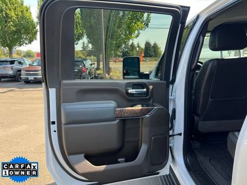 Used 2023 GMC Sierra 3500 Denali w/ Denali Ultimate Package AWD/4WD image 11