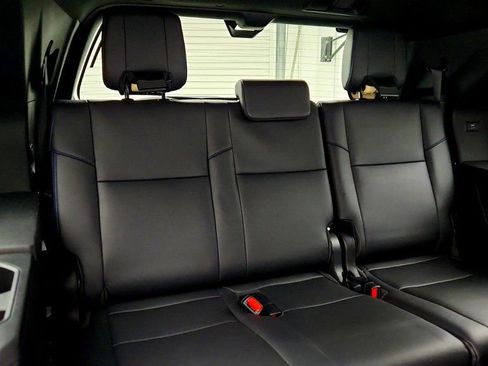 Used 2024 Toyota Sequoia Platinum AWD/4WD image 21
