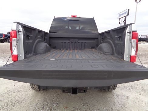 Used 2019 Ford F250 XLT w/ XLT Premium Package image 13