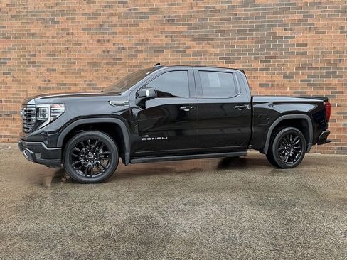 Used 2024 GMC Sierra 1500 Denali Ultimate image 1
