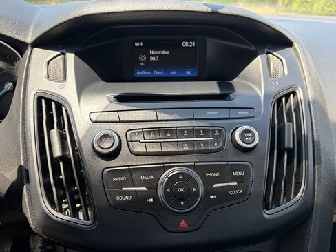 Used 2016 Ford Focus SE FWD image 16