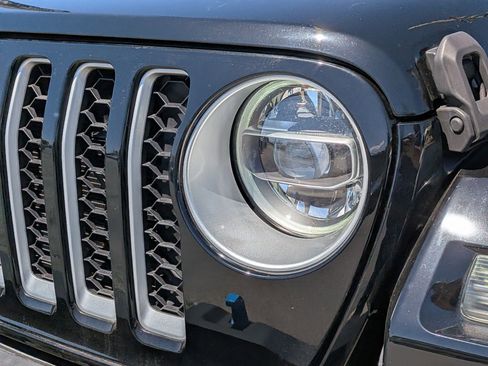 Used 2022 Jeep Wrangler Unlimited Sahara w/ Cold Weather Group AWD/4WD image 12
