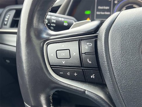 Used 2019 Lexus ES 300h w/ Luxury Package image 27
