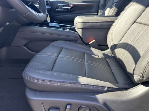 New 2026 Chevrolet Suburban High Country w/ Sun And Tow Package RWD image 11