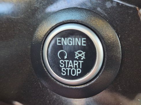 Used 2018 Ford Escape Titanium w/ Ford Safe & Smart Package AWD/4WD image 22