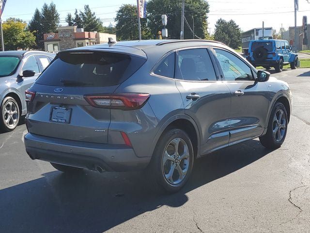 Used 2024 Ford Escape ST-Line w/ Tech Pack #1 AWD/4WD image 4
