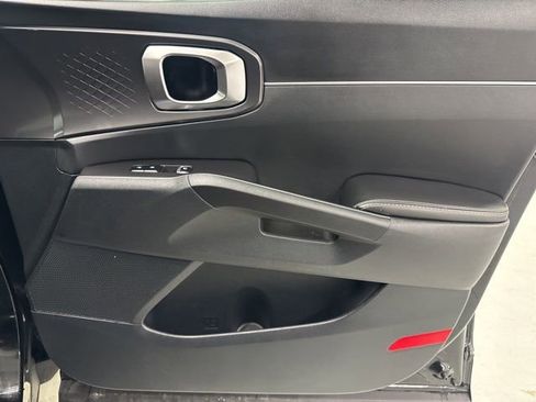 Used 2024 Kia Sorento S image 25