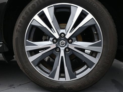 Used 2019 Nissan Pathfinder Platinum image 9