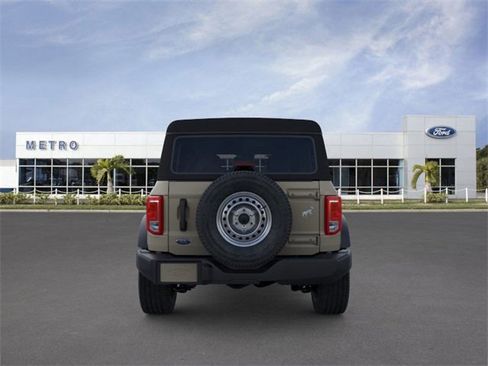 New 2025 Ford Bronco 4-Door image 5
