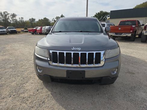 Used 2013 Jeep Grand Cherokee Laredo w/ Laredo E Group image 11