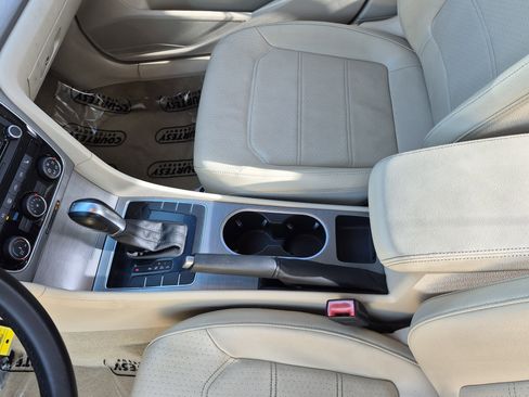 Used 2015 Volkswagen Passat TDI SE FWD image 25