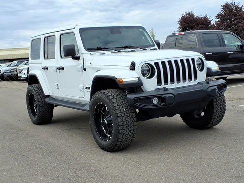Used 2021 Jeep Wrangler Unlimited Sahara AWD/4WD image 7