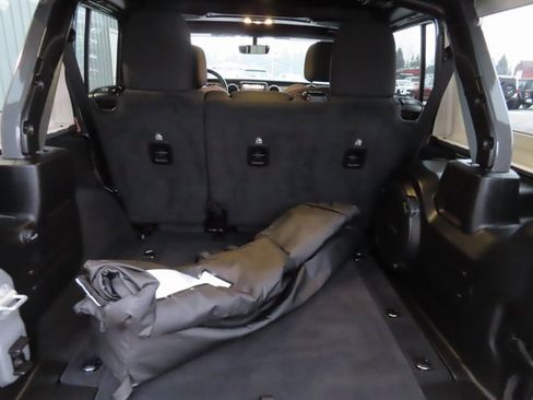 Used 2021 Jeep Wrangler Unlimited Sport image 30