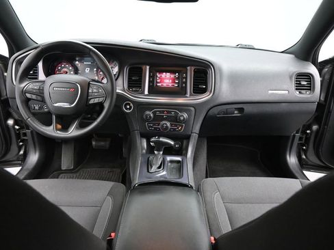 Used 2017 Dodge Charger SE w/ Blacktop Package RWD image 18
