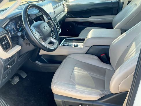 Used 2022 Ford Expedition Max Limited image 10