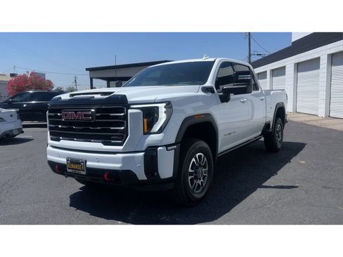 New 2026 GMC Sierra 2500 AT4 w/ AT4 Premium Plus Package AWD/4WD image 6